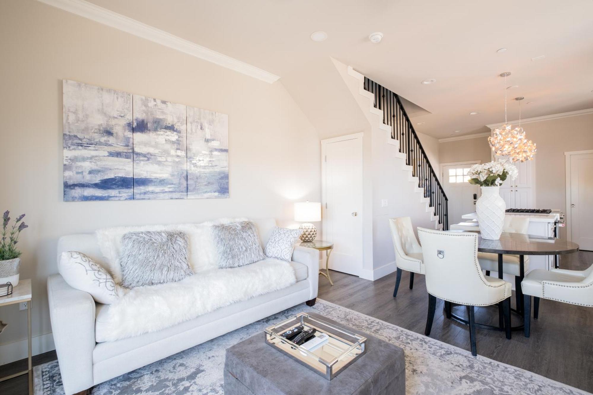4048 Stylish In Hillcrest Mission Hills
