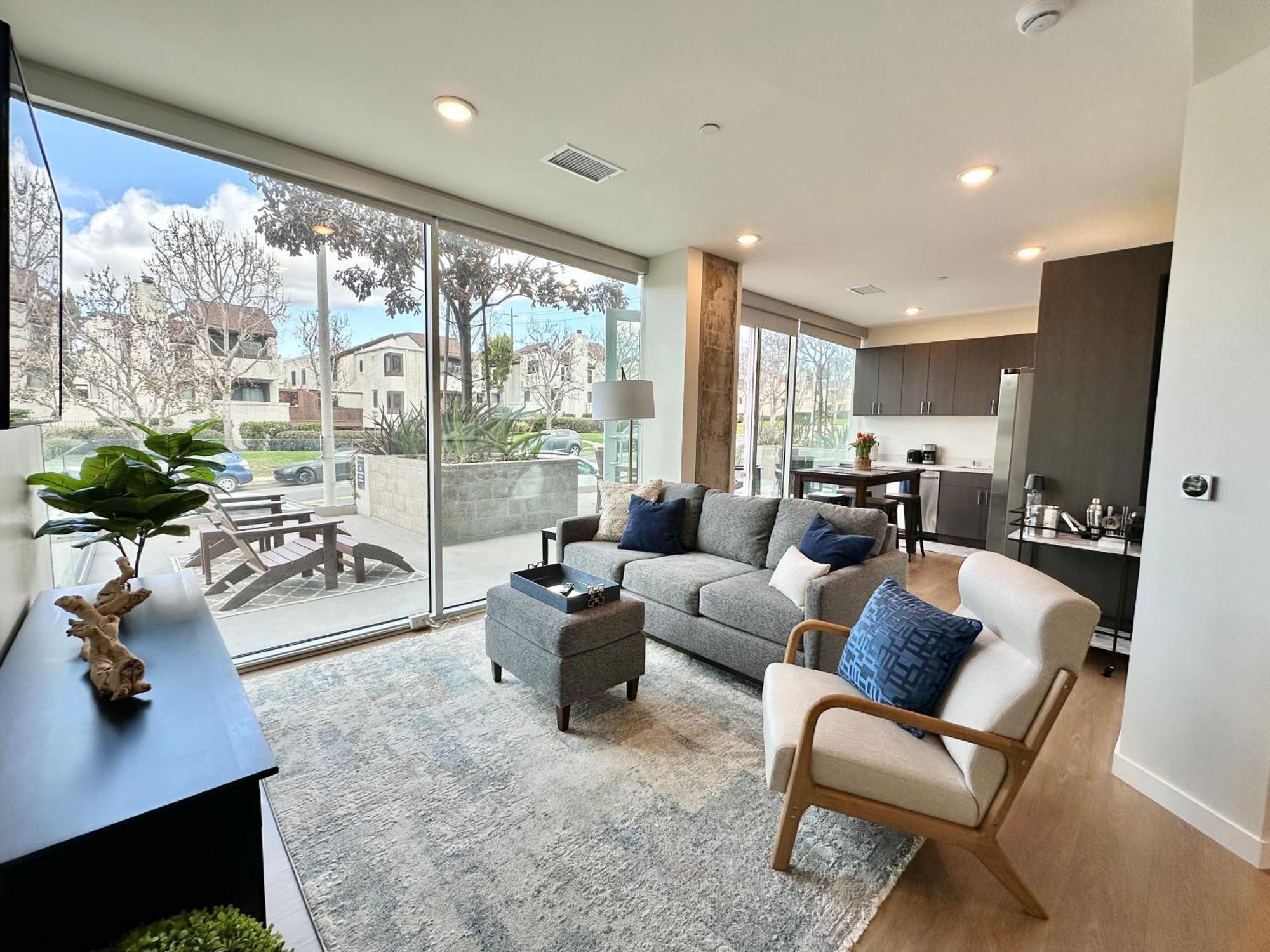 Nimitz Crossing Luxury Residences Apartment