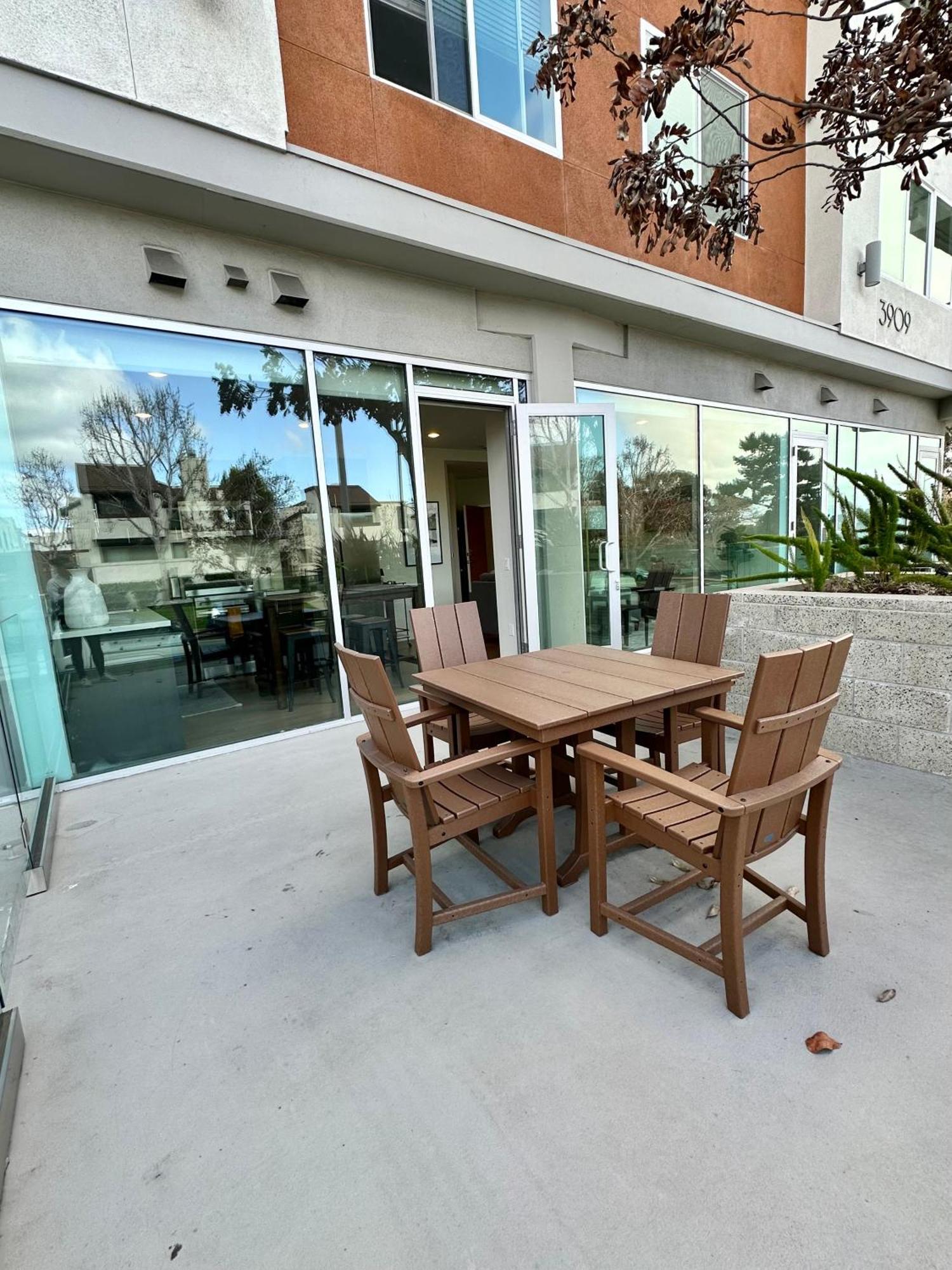 Nimitz Crossing Luxury Residences * San Diego