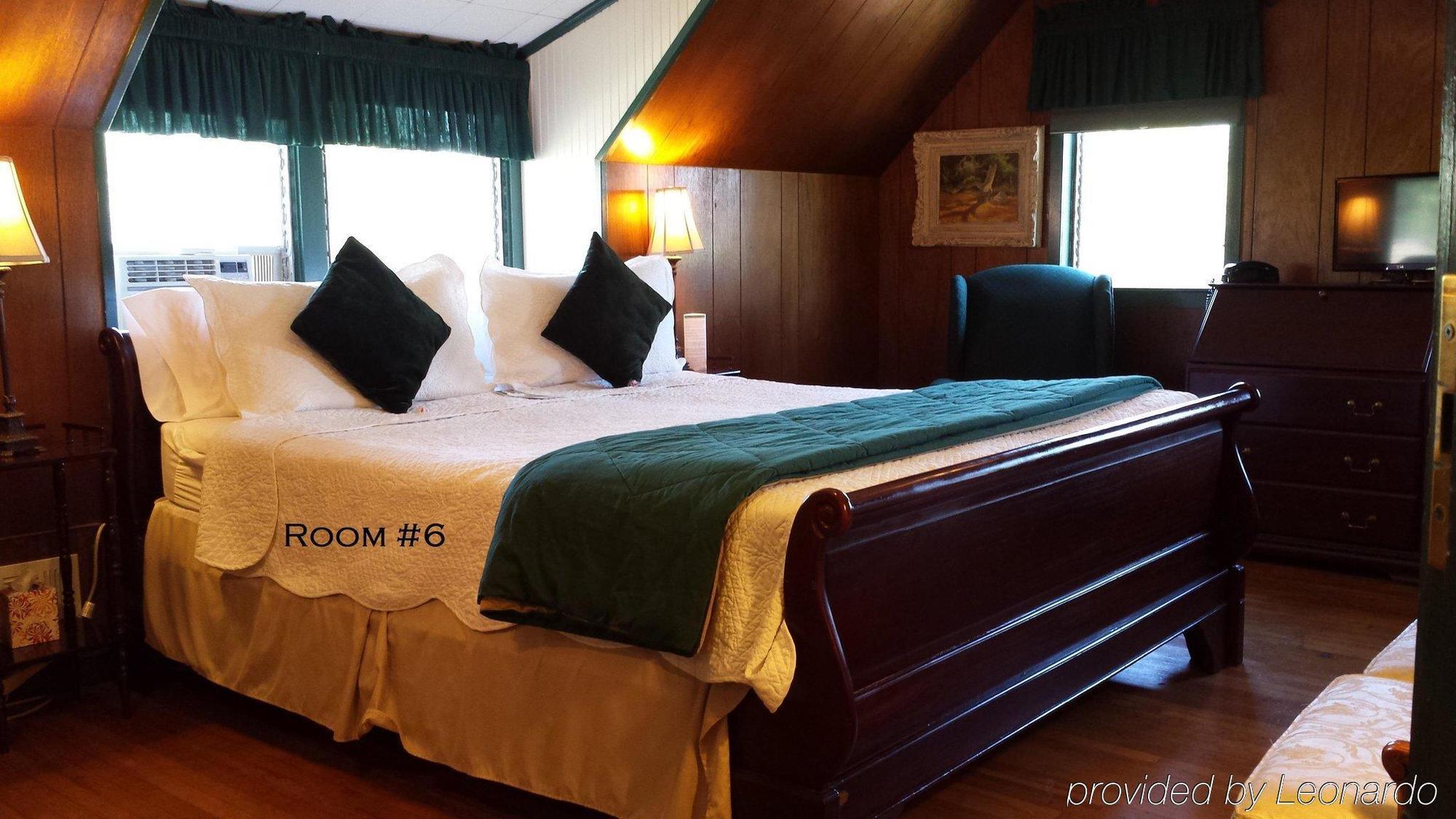 Cherokee Lodge *
