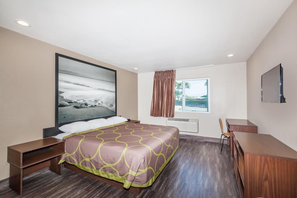 Super 8 By Wyndham San Diego/imperial Motel 2*