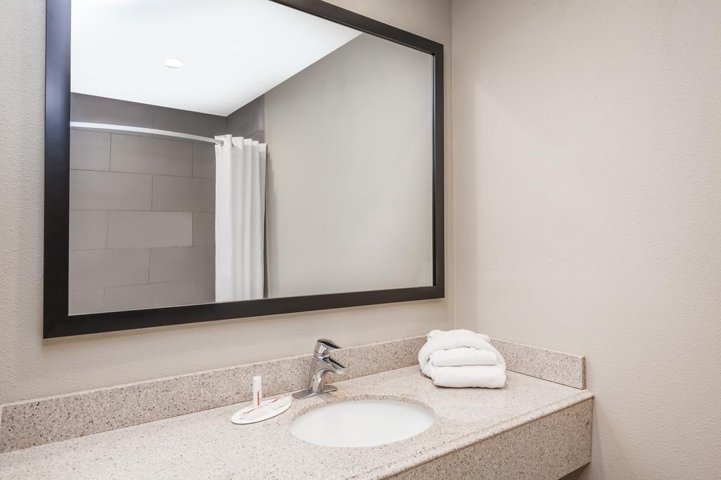 Super 8 By Wyndham San Diego/imperial Motel San Diego