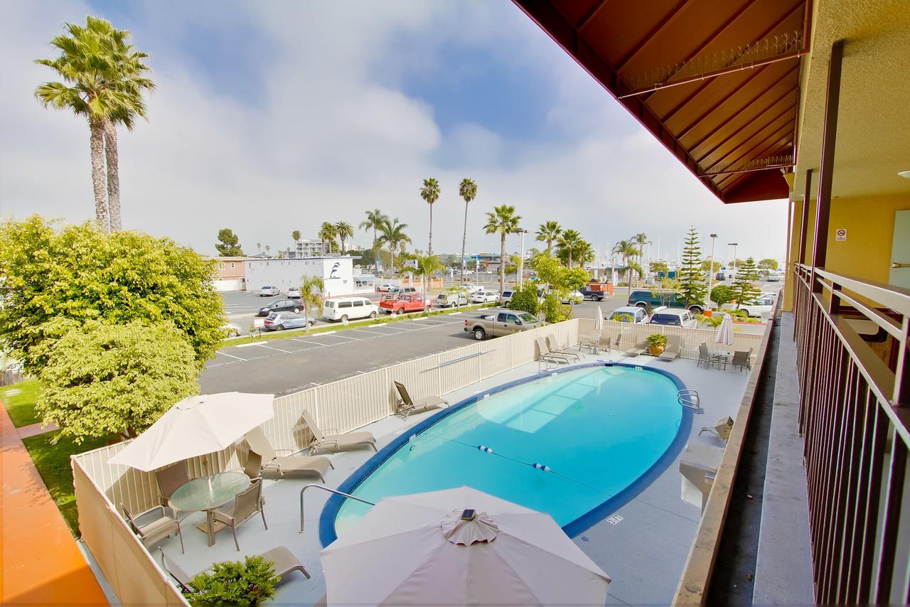 Hotel Ramada By Wyndham Airport 2*