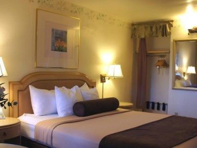 Western Cabrillo Garden Hotel