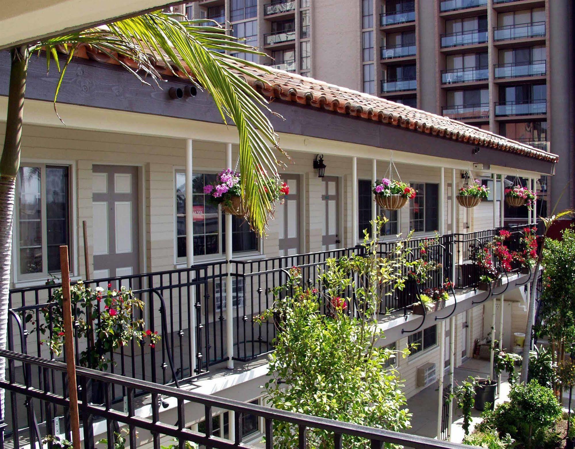 Hotel Western Cabrillo Garden