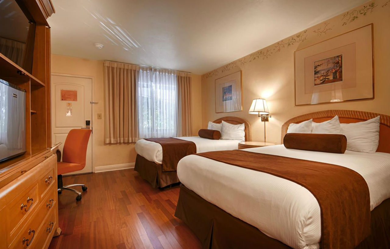 Hotel Western Cabrillo Garden