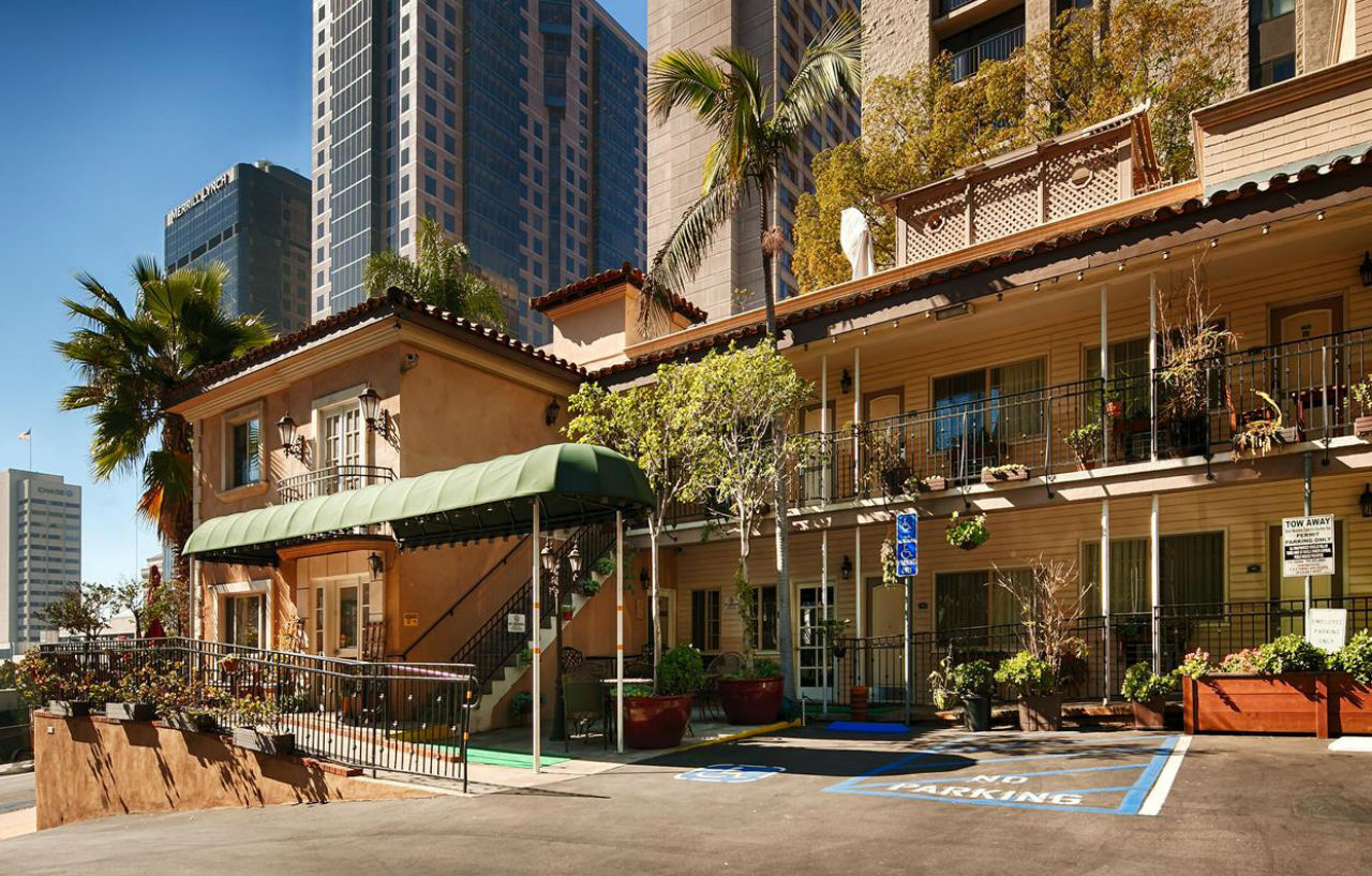 Western Cabrillo Garden Hotel